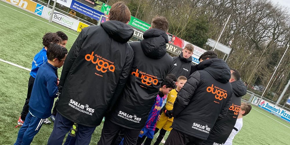 Dutch Football Academy använder Dugga